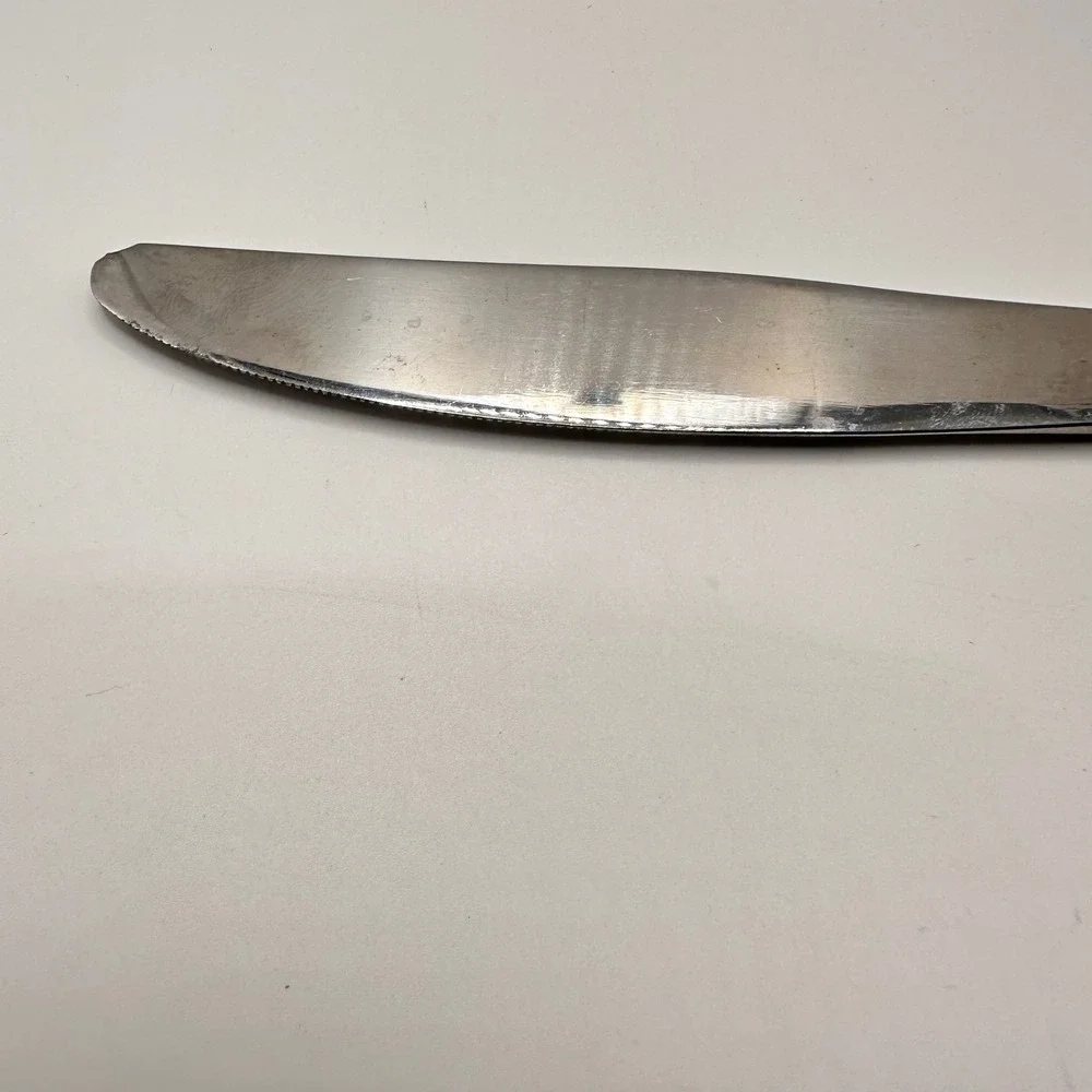 Oxford Hall Stainless Japan Rose Queen's Tapestry Serrated Dinner Knife Vintage